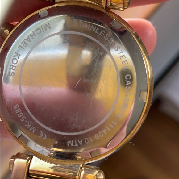 🎉HOST PICK🎉 MK Parker Tortoise Gold-Tone Watch - Picture 5 of 5